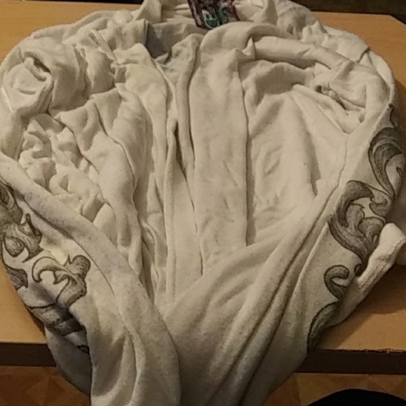 Cover up - Picture 2 of 3